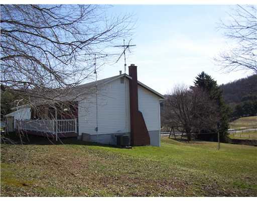 442 Lippencott Road Waynesburg, PA 15370 - Photo 3 of 16 Other.