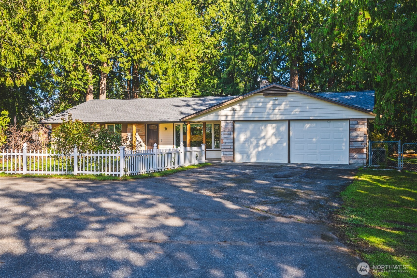 1910 Forest Ridge Place Mount Vernon, WA 98273 - Photo 1 of 38 Gallery Image 1