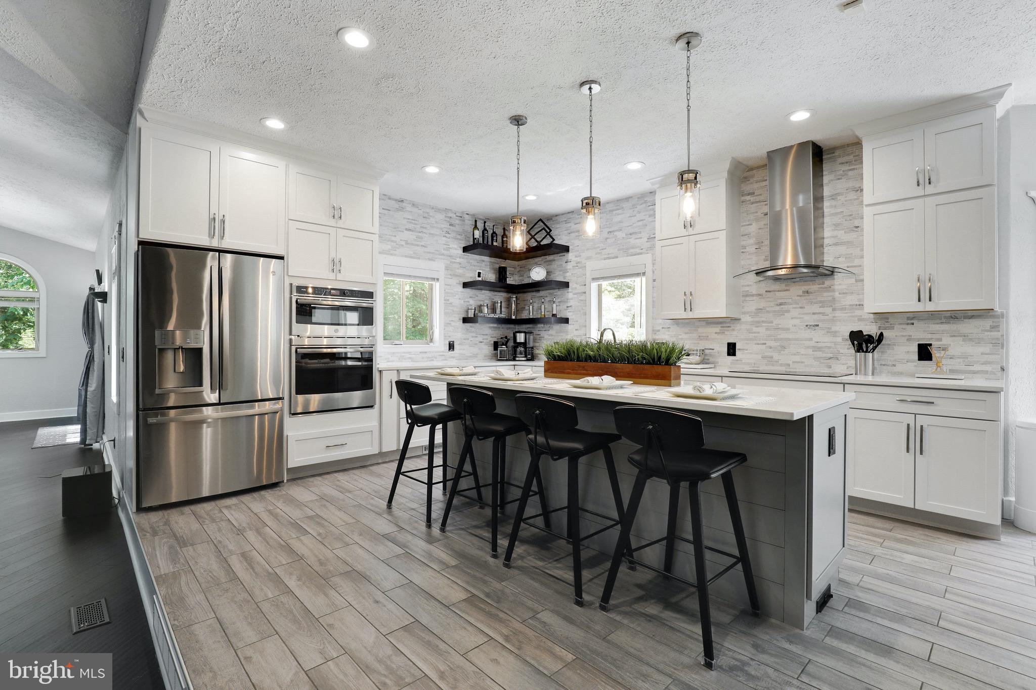 7699 Paradise Beach Road Pasadena, MD 21122 - Photo 11 of 53 Chef's kitchen