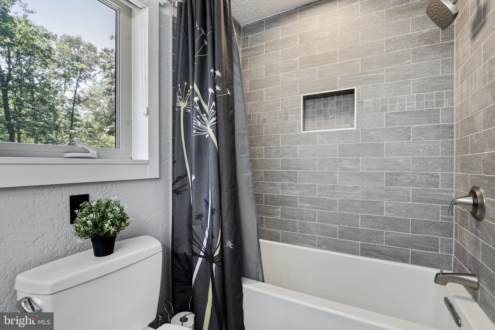7699 Paradise Beach Road Pasadena, MD 21122 - Photo 22 of 53 Custom tile work