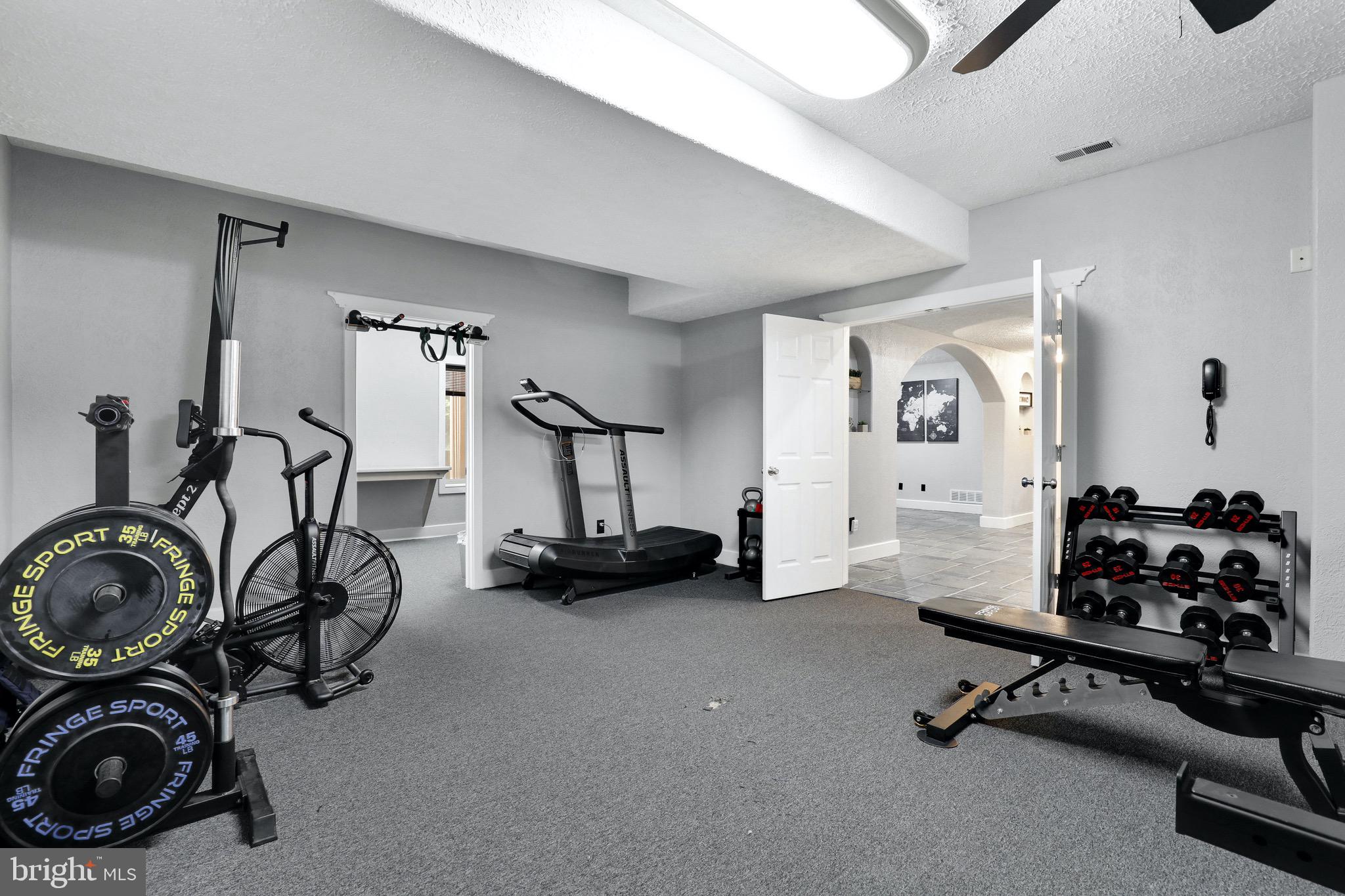 7699 Paradise Beach Road Pasadena, MD 21122 - Photo 29 of 53 Space for a home gym or office