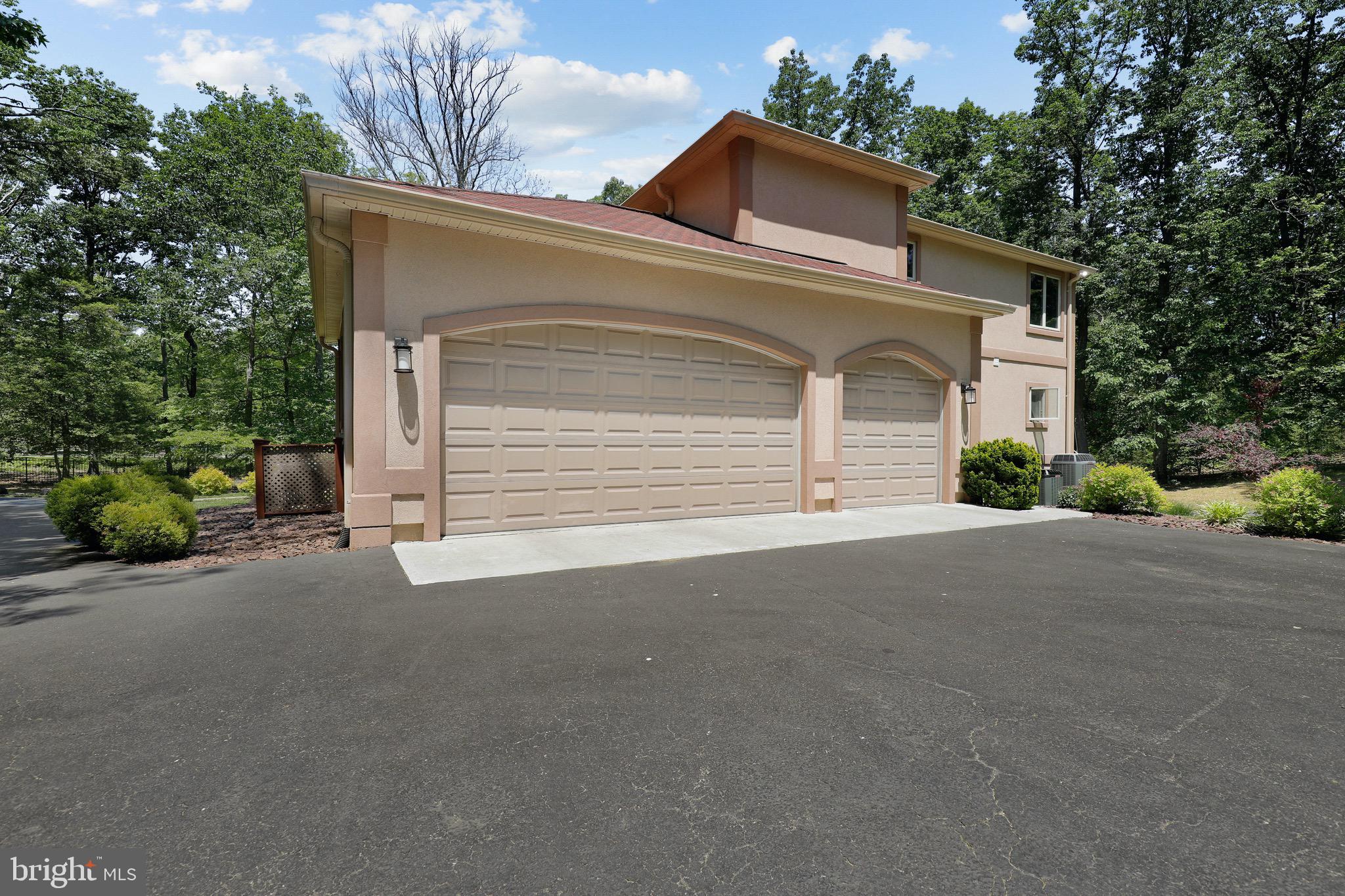 7699 Paradise Beach Road Pasadena, MD 21122 - Photo 38 of 53 Attached 3 car garage
