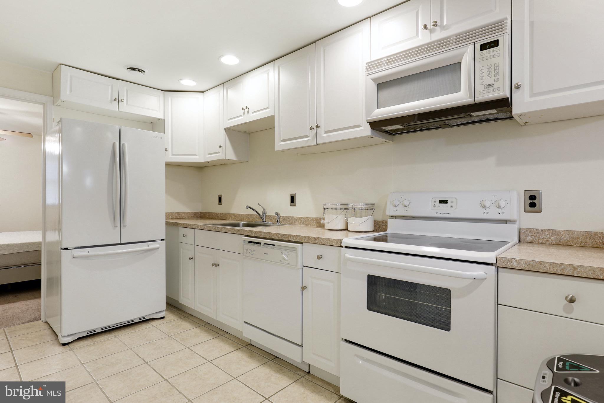 7699 Paradise Beach Road Pasadena, MD 21122 - Photo 44 of 53 Well laid out kitchen