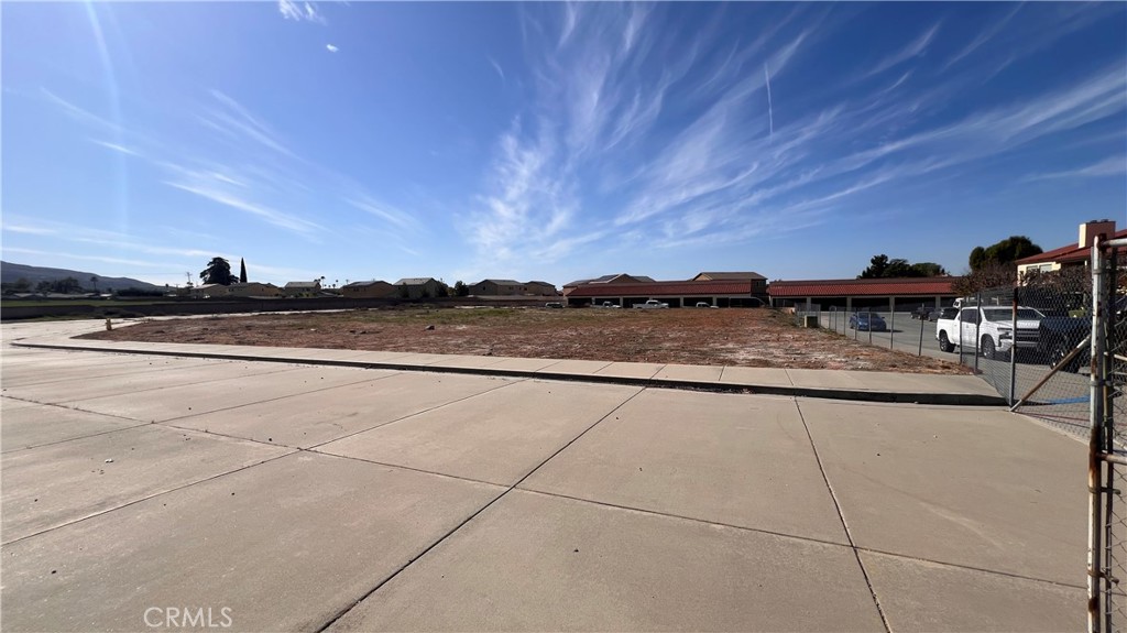 43125 Andrade Avenue Hemet, CA 92544 - Photo 4 of 9