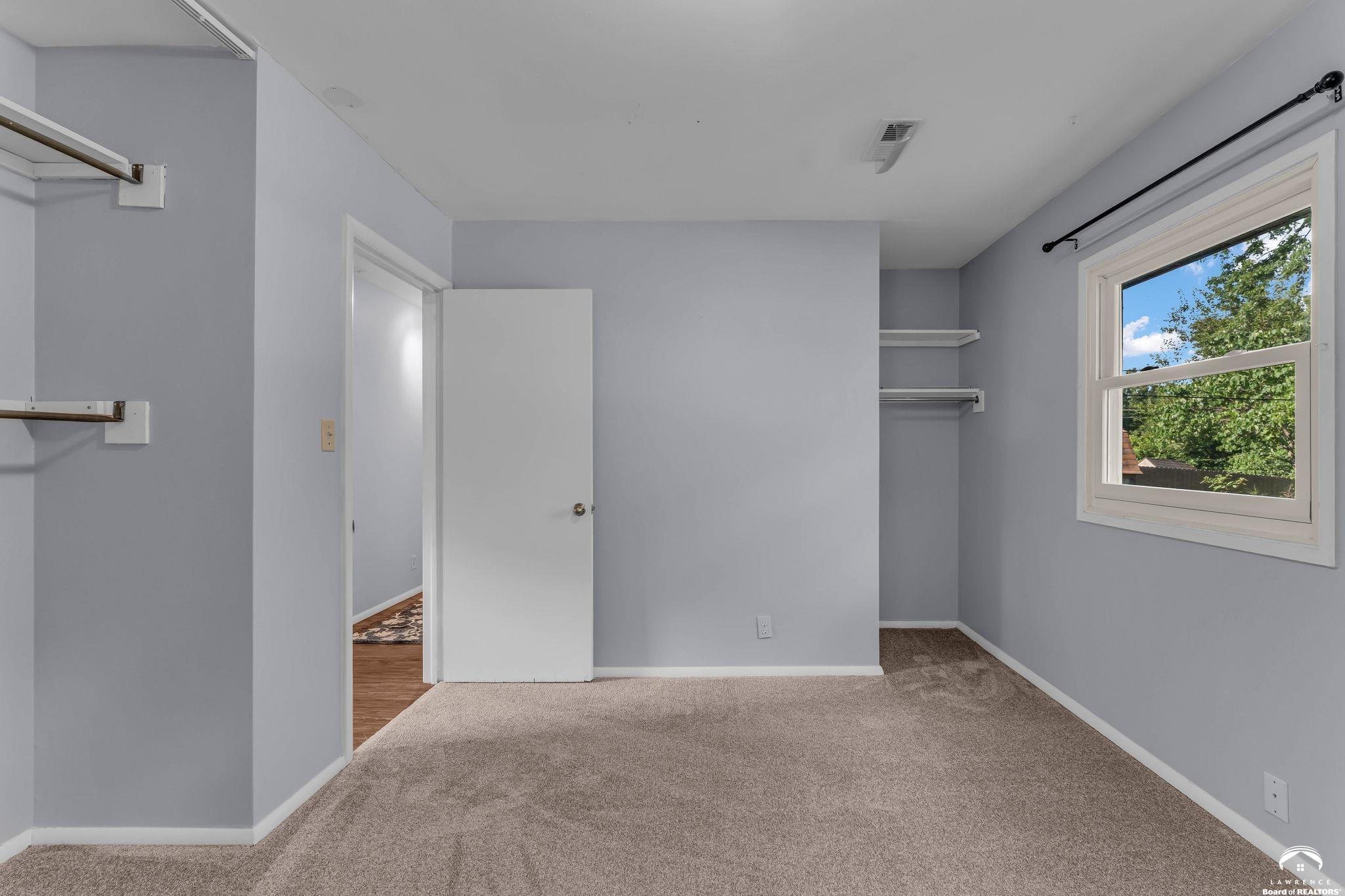 1630 Delaware Street Lawrence, KS 66044 - Photo 25 of 37