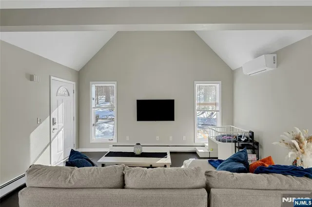 $339,900 | 3 Redmans Drive, Oak Ridge, NJ 07438