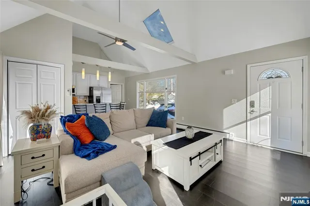 $339,900 | 3 Redmans Drive, Oak Ridge, NJ 07438