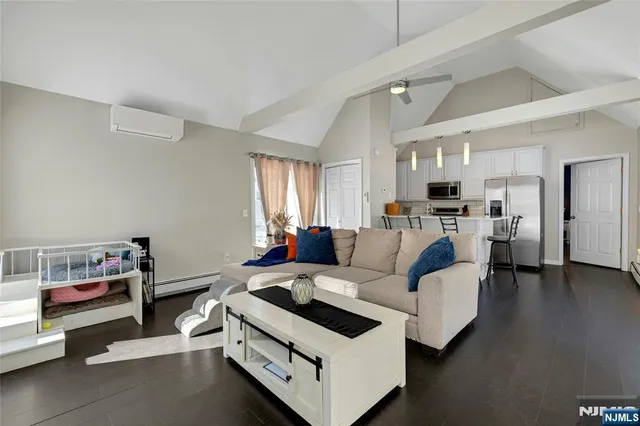 $339,900 | 3 Redmans Drive, Oak Ridge, NJ 07438