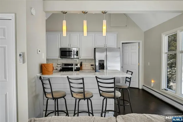 $339,900 | 3 Redmans Drive, Oak Ridge, NJ 07438