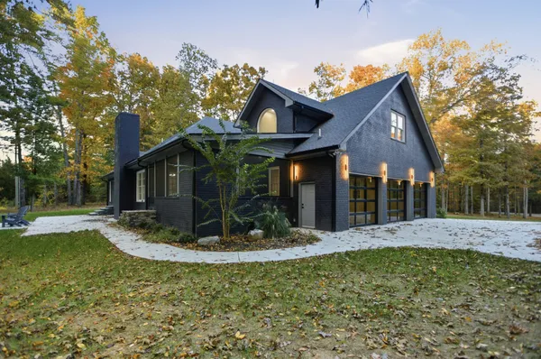 $1,300,000 | 438 Deer Run Road, Wartrace, TN 37183