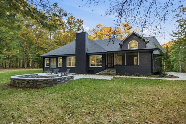 $1,300,000 | 438 Deer Run Road, Wartrace, TN 37183