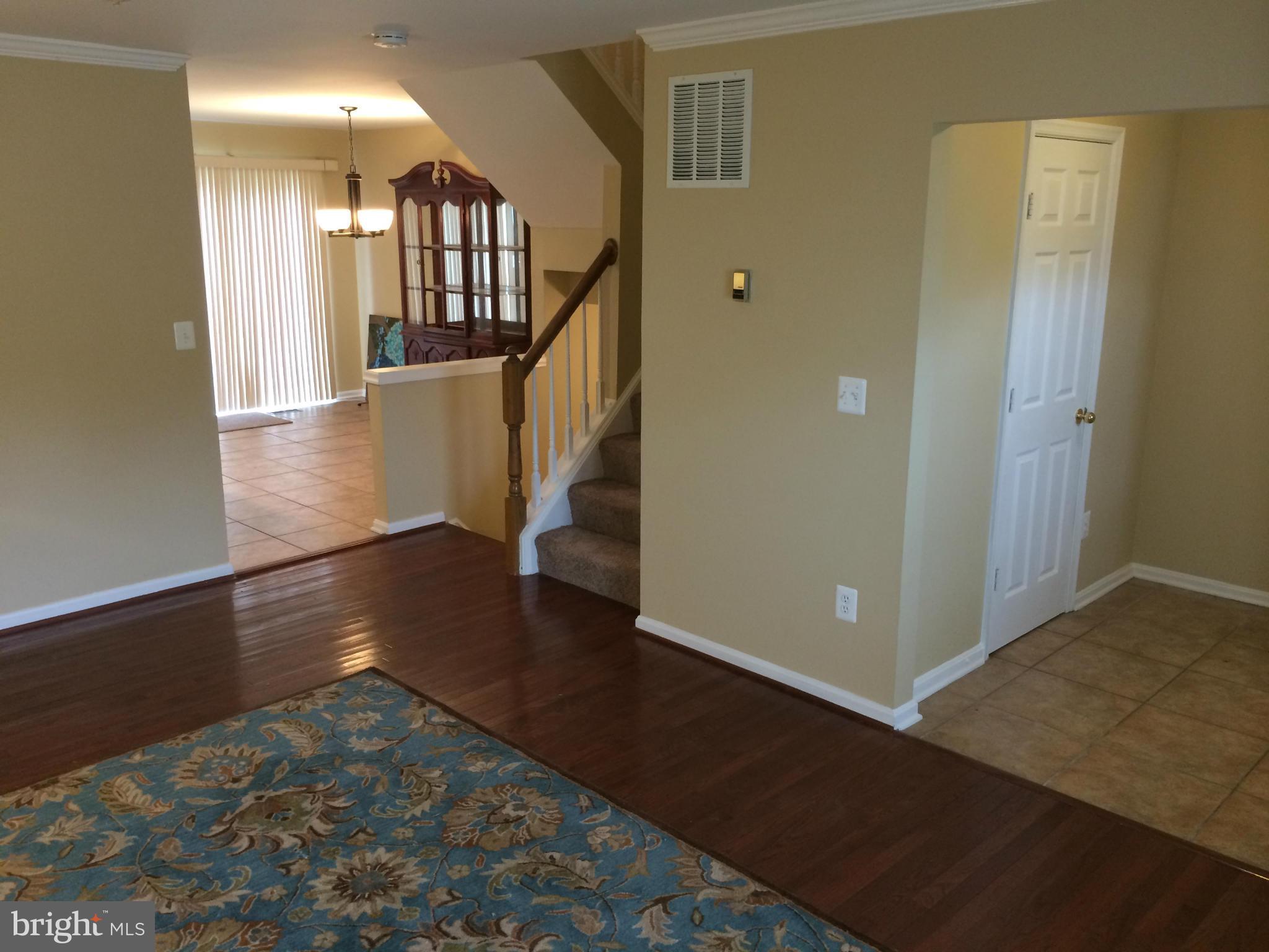 7558 Maury Road Baltimore, MD 21244 - Photo 11 of 29 Living Room