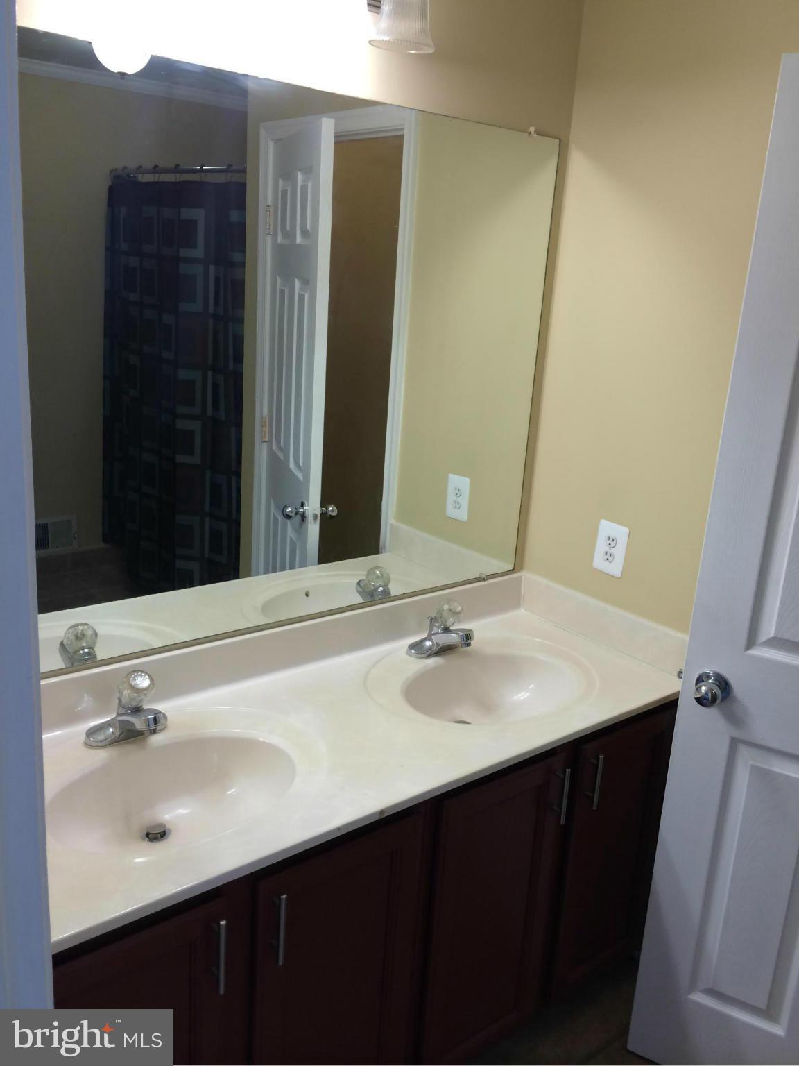 7558 Maury Road Baltimore, MD 21244 - Photo 25 of 29 Bath (Master)