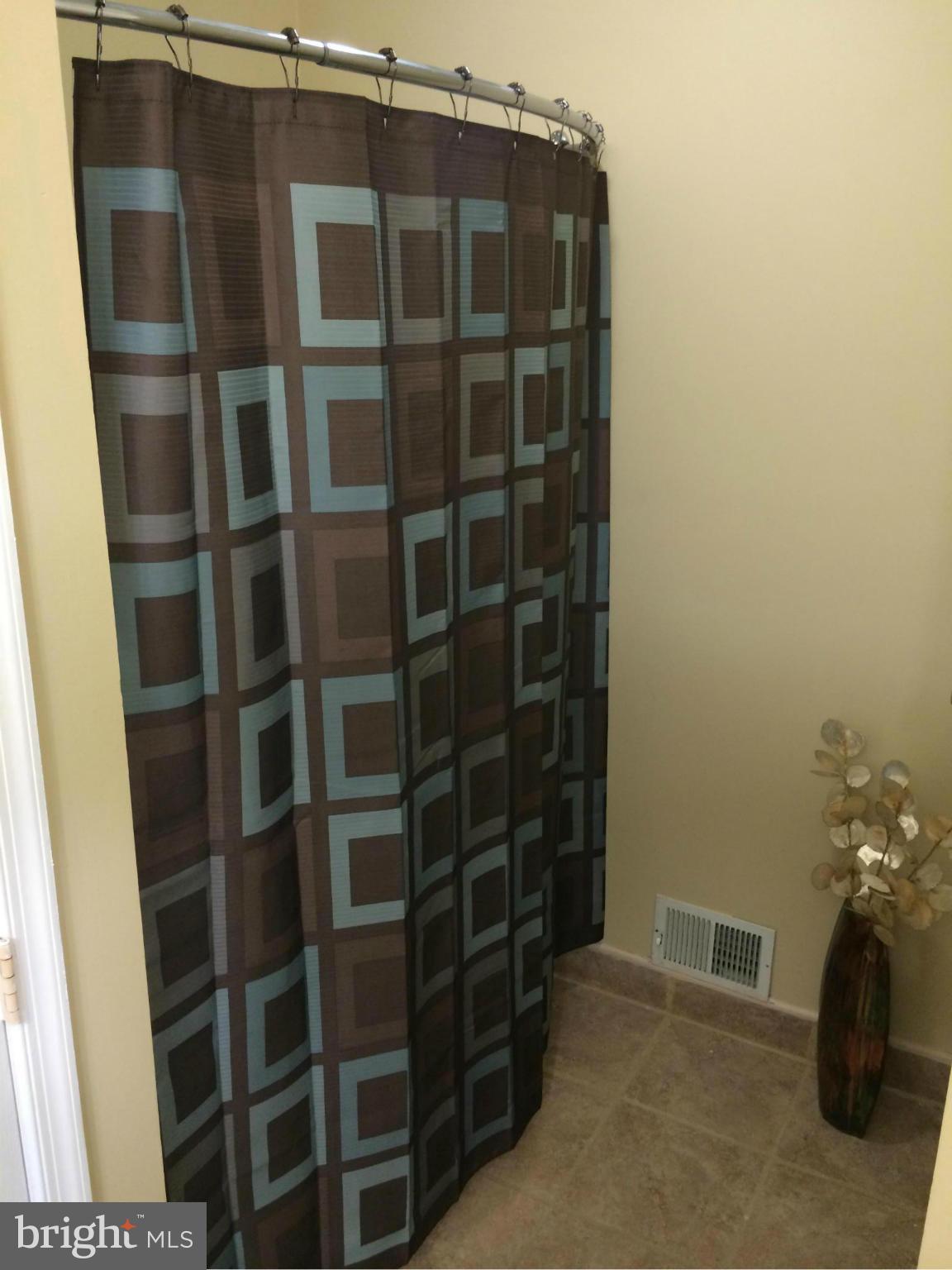 7558 Maury Road Baltimore, MD 21244 - Photo 26 of 29 Bath