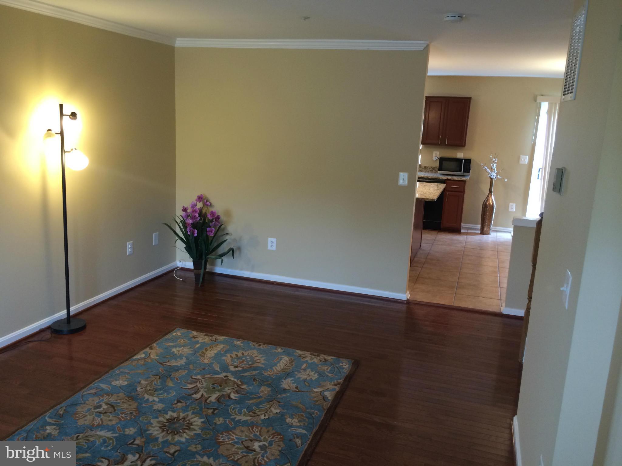 7558 Maury Road Baltimore, MD 21244 - Photo 10 of 29 Living Room