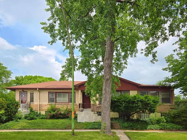 $320,000 | 2201 North Harlem Avenue, Chicago, IL 60707