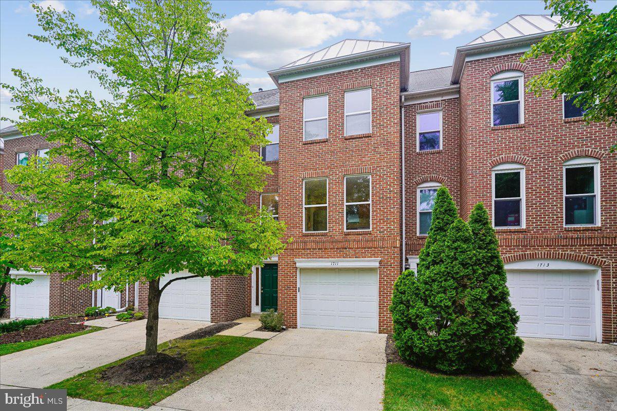 1711 Blue Flint Court Reston, VA 20190 - Photo 2 of 37