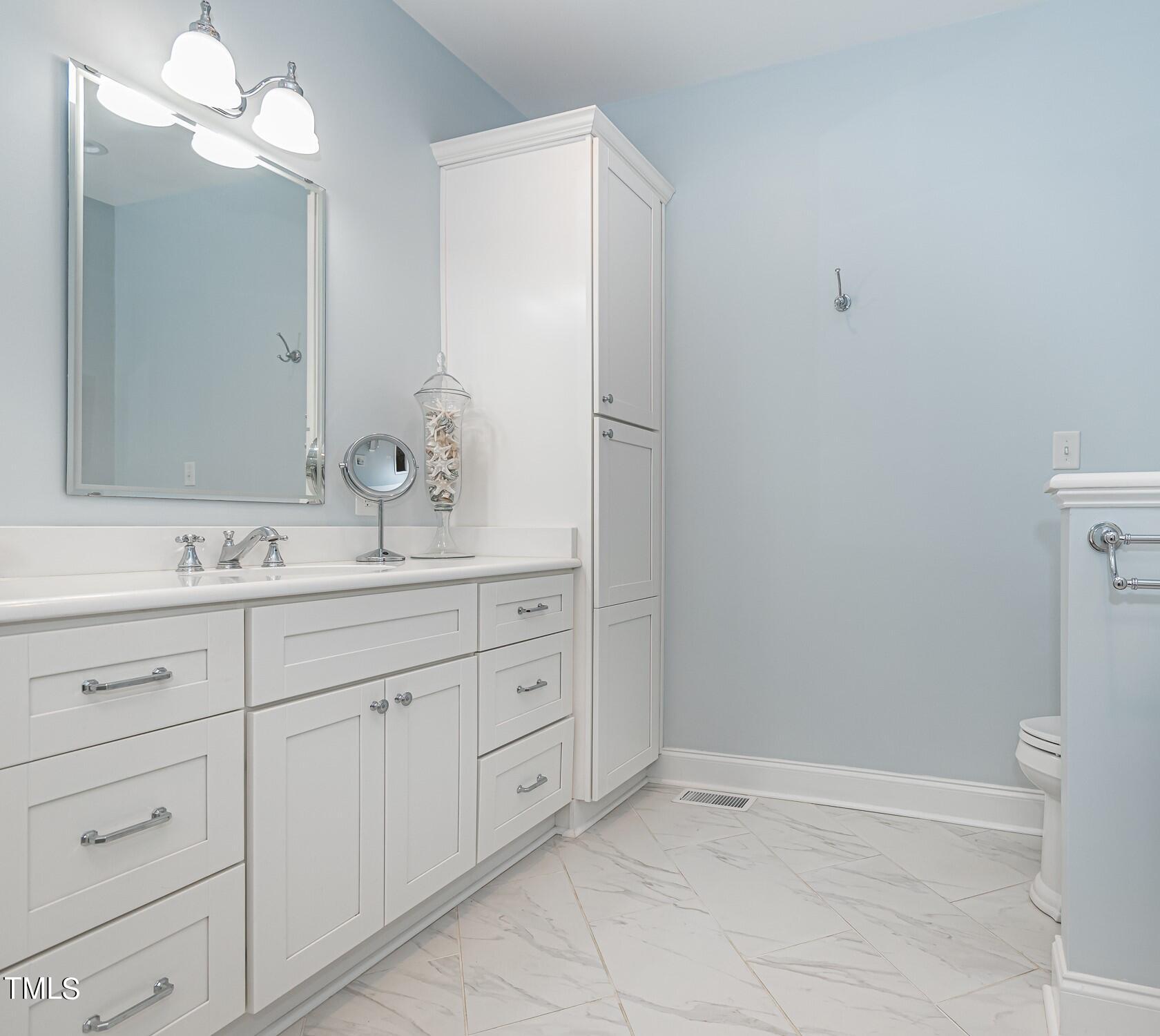 8417 Wycombe Lane Raleigh, NC 27615 - Photo 18 of 35 Real_Estate_Judi_Margulies_8417_WYCOMBE-