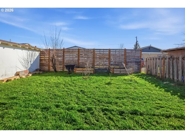 $430,000 | 319 Berkley Avenue, Molalla, OR 97038