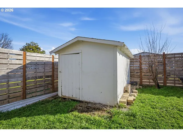 $430,000 | 319 Berkley Avenue, Molalla, OR 97038