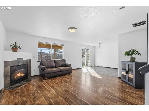 $430,000 | 319 Berkley Avenue, Molalla, OR 97038