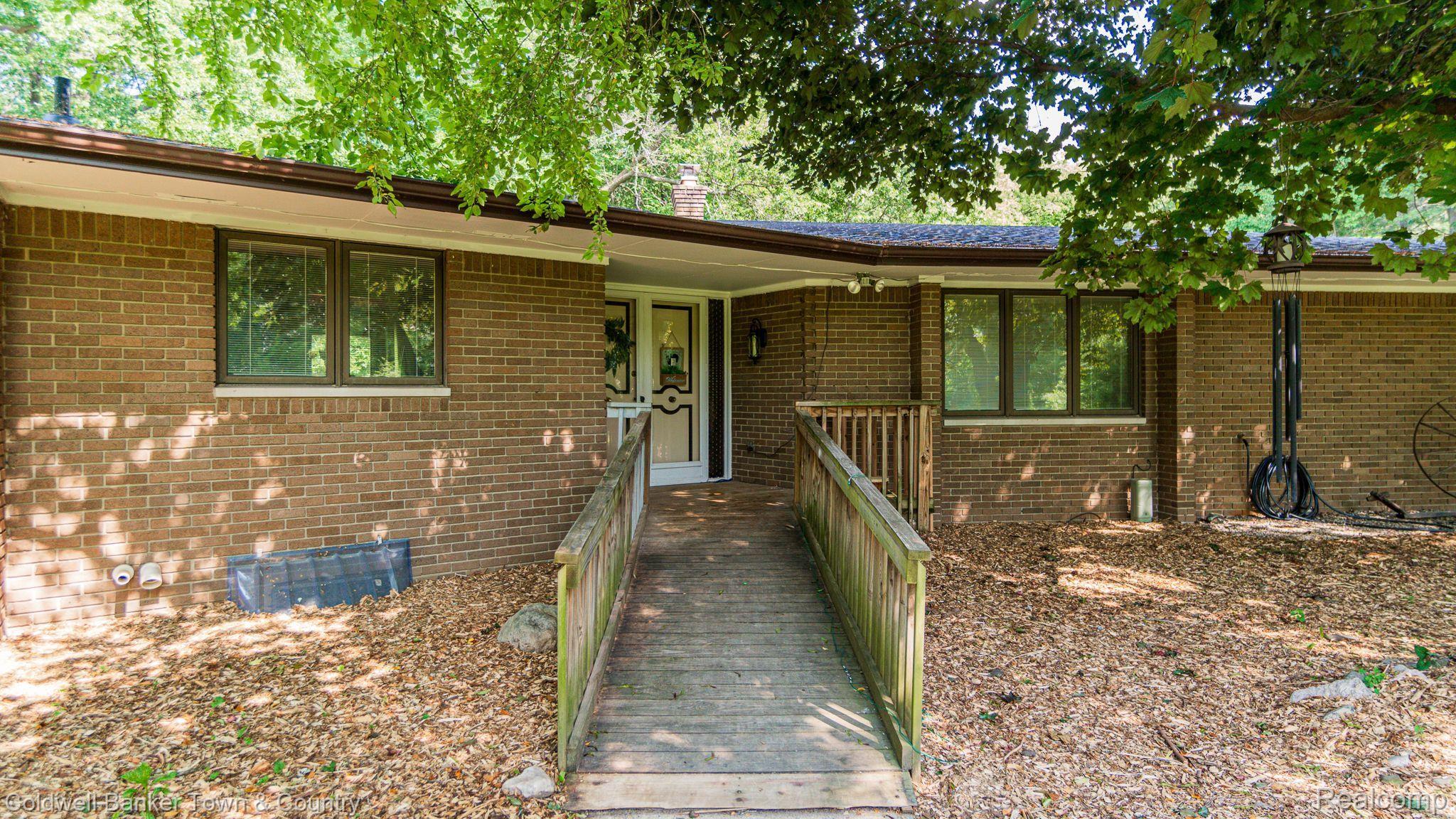 2145 Hidden Valley Howell, MI 48843 - Photo 4 of 59 Gallery Image 4