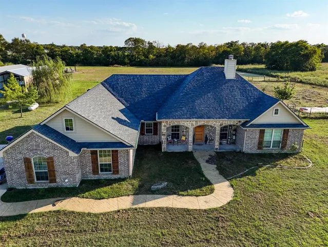 $799,000 | 460 County Road 4421, Trenton, TX 75490