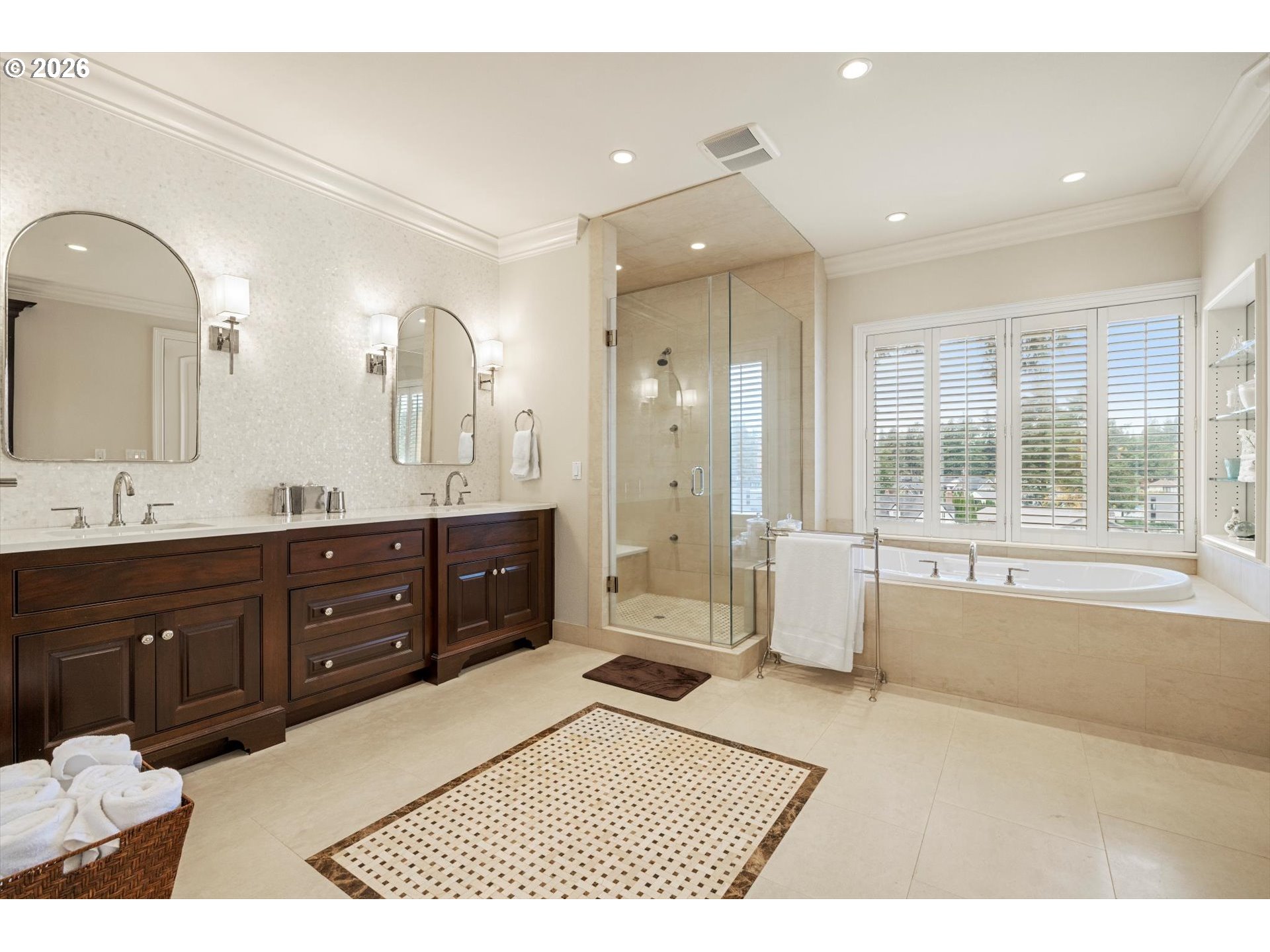 16871 Greenbrier Road Lake Oswego, OR 97034 - Photo 24 of 48 Owner's Suite Bathroom