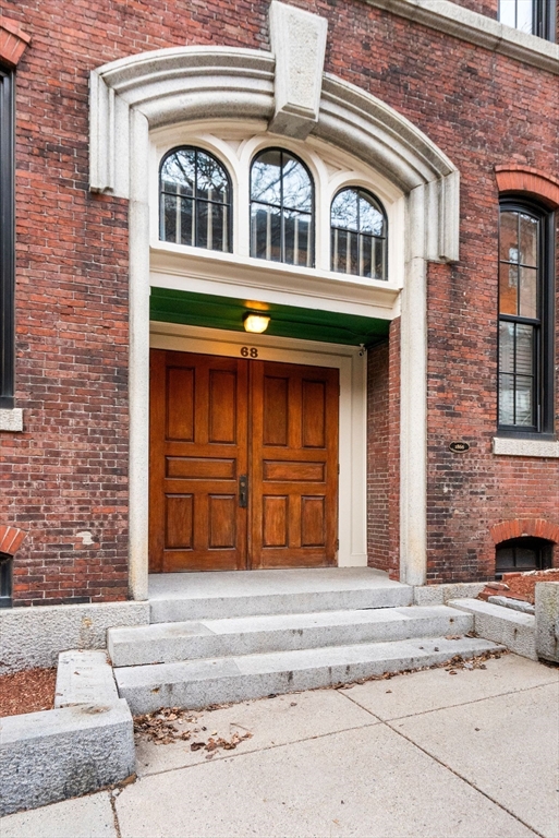 68 Baldwin Street, Unit 1 Boston, MA 02129 - Photo 18 of 19 a front view of a house