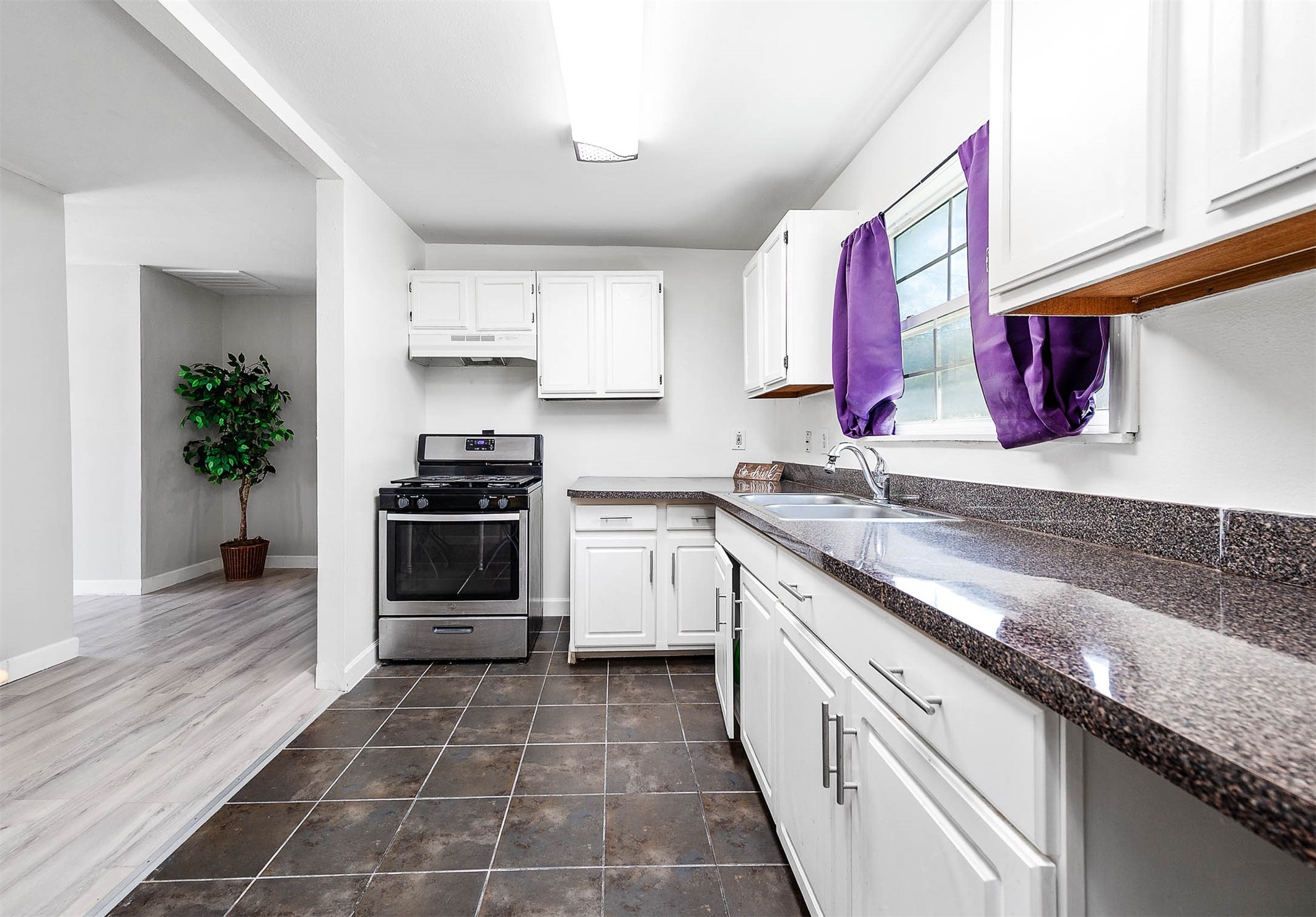 3910 Luca Street Houston, TX 77021 - Photo 7 of 37