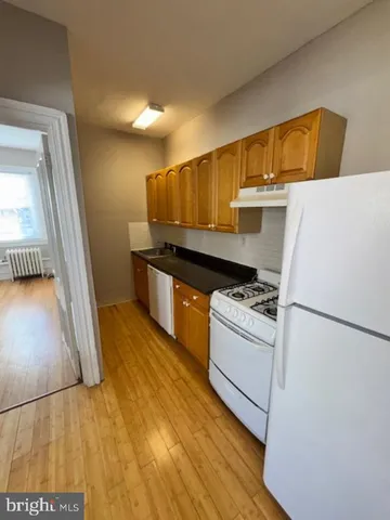 $1,750 | 4 West Athens Avenue, Ardmore, PA 19003