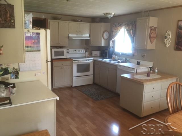 8563 Irish Road Millington, MI 48746 - Photo 5 of 24 31288405-4.JPG
