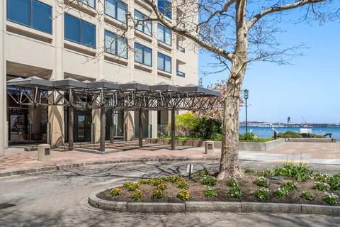 $1,119,000 | 85 East India Row, Unit 20G, Boston, MA 02110