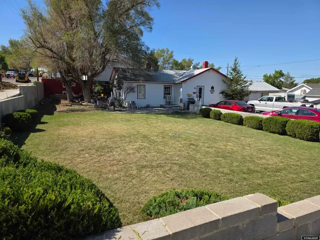 $175,000 | 206 R Street, Rock Springs, WY 82901