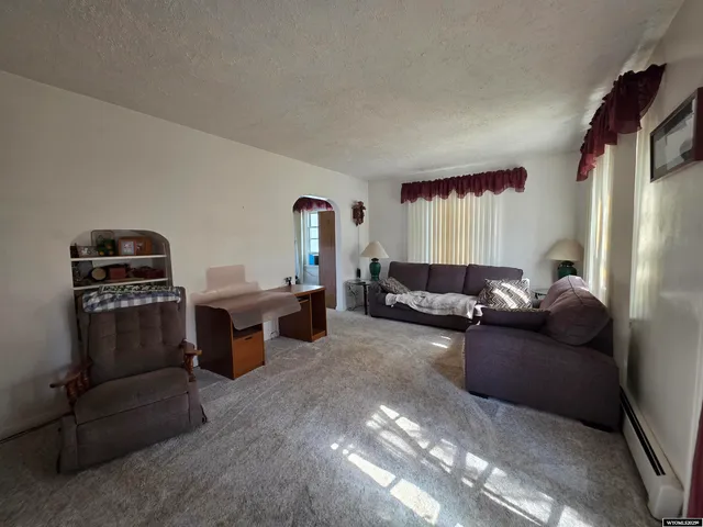 $175,000 | 206 R Street, Rock Springs, WY 82901