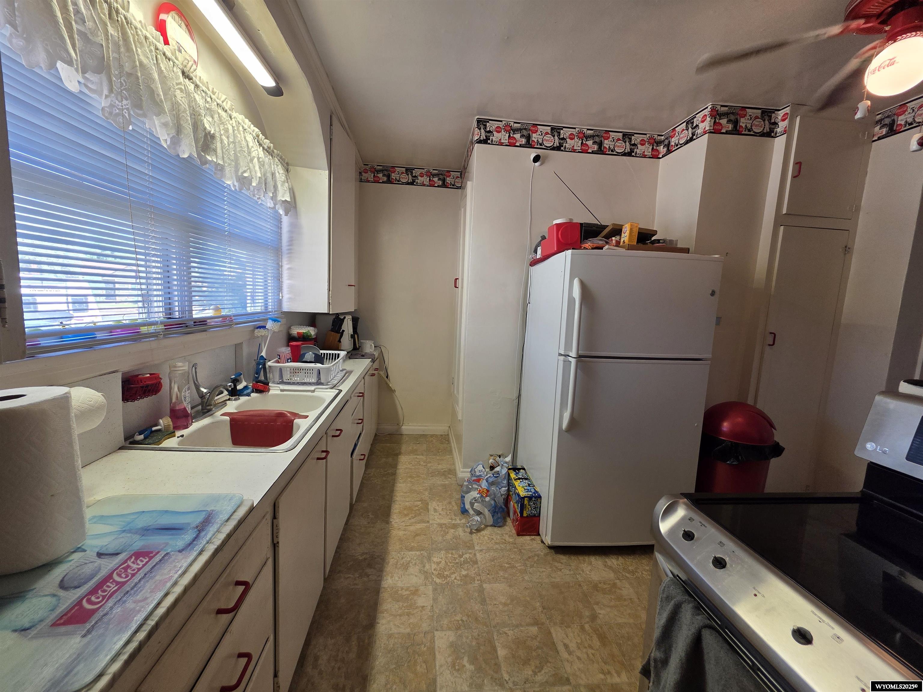 206 R Street Rock Springs, WY 82901 - Photo 3 of 38