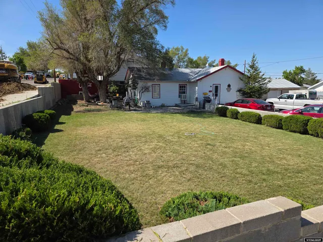$175,000 | 206 R Street, Rock Springs, WY 82901