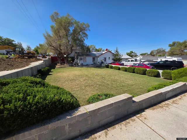 $175,000 | 206 R Street, Rock Springs, WY 82901