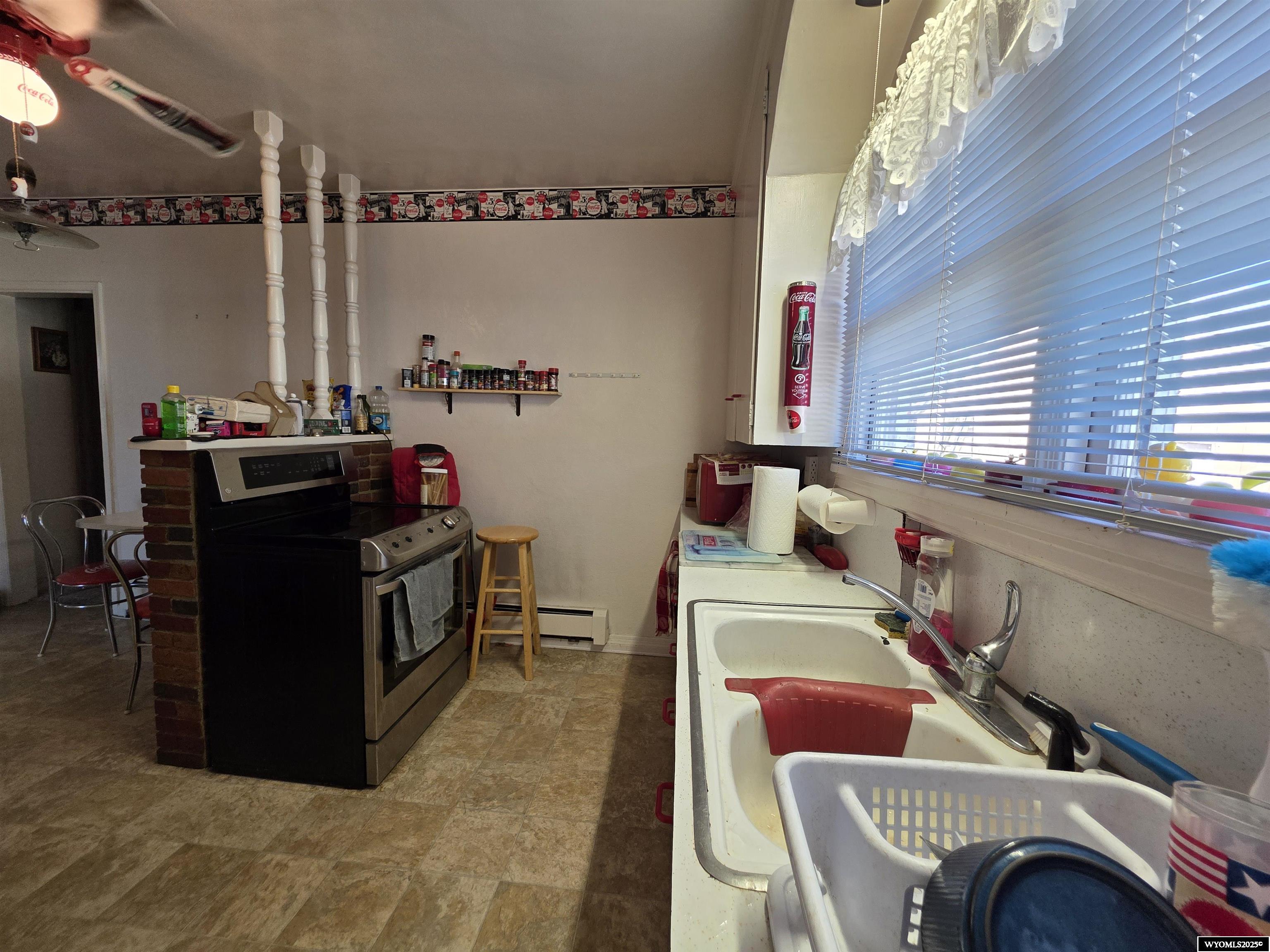 206 R Street Rock Springs, WY 82901 - Photo 4 of 38