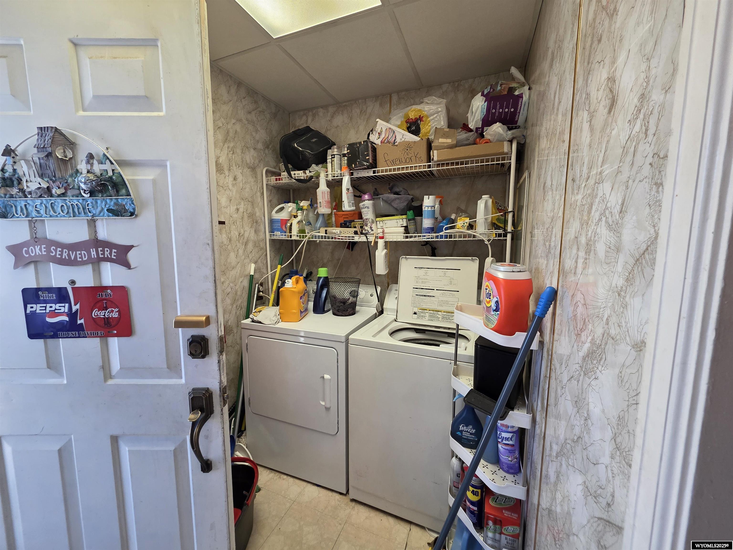 206 R Street Rock Springs, WY 82901 - Photo 8 of 38