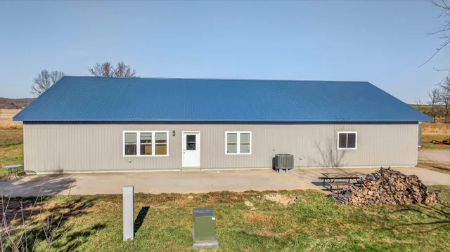 $399,000 | W12499 West Alma Road, Hixton, WI 54611