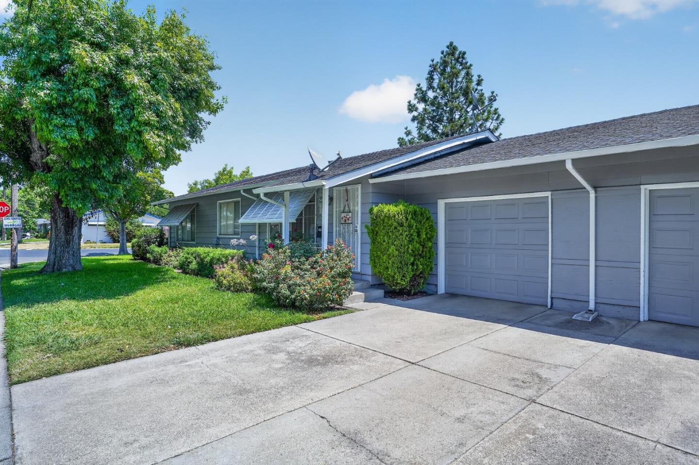 442 West Lincoln Road Stockton, CA 95207 - Photo 3 of 14
