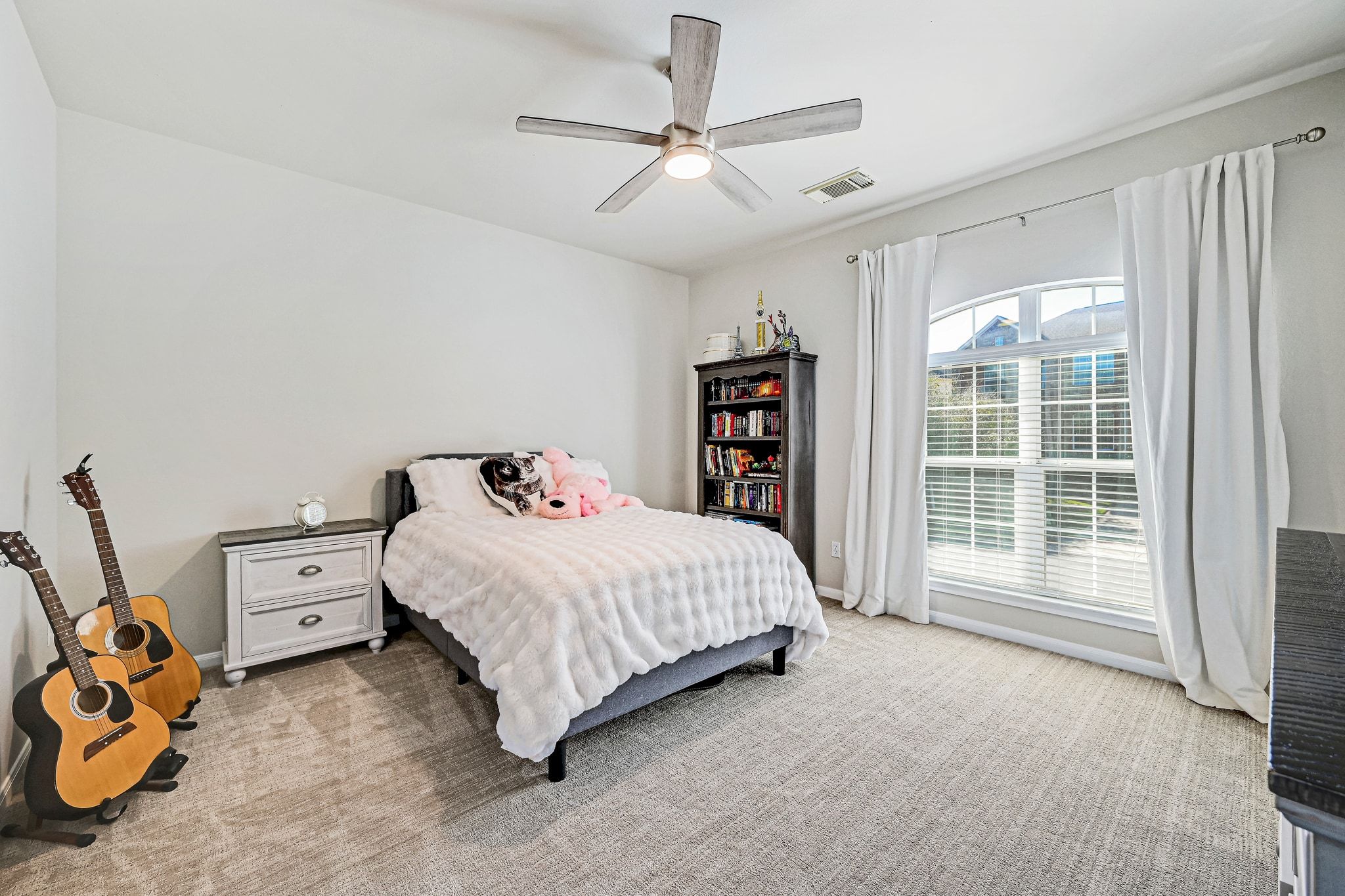 7112 Via Correto Drive Austin, TX 78749 - Photo 20 of 29 4th Bedroom with ceiling fan and carpet