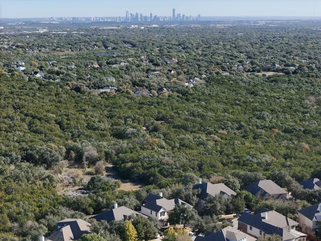 $1,100,000 | 7112 Via Correto Drive, Austin, TX 78749