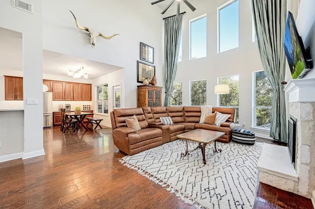 $1,100,000 | 7112 Via Correto Drive, Austin, TX 78749