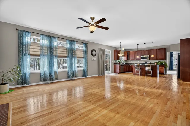 $525,000 | 26305 West Ravine Woods Drive, Channahon, IL 60410