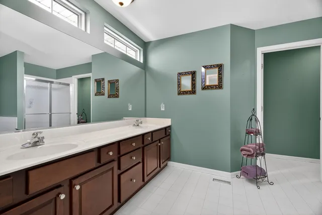 $525,000 | 26305 West Ravine Woods Drive, Channahon, IL 60410