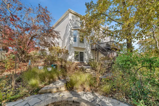 $525,000 | 26305 West Ravine Woods Drive, Channahon, IL 60410