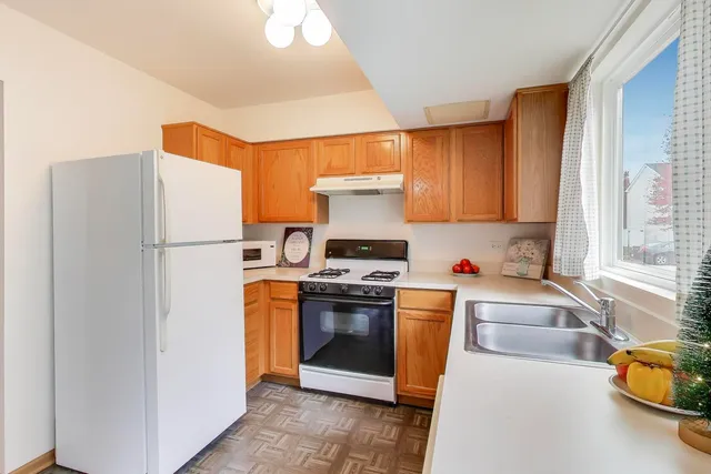 $315,000 | 514 Bentson Street, Oswego, IL 60543