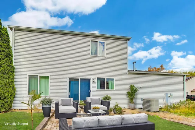 $315,000 | 514 Bentson Street, Oswego, IL 60543